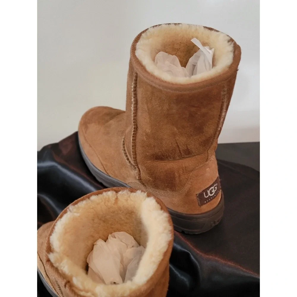 UGG Australia Classic Short Chestnut Suede Sheepskin Boots Brown Women Lug Sole